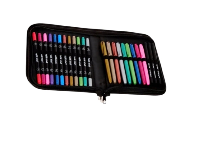 Metallic Markers Including Travel Case