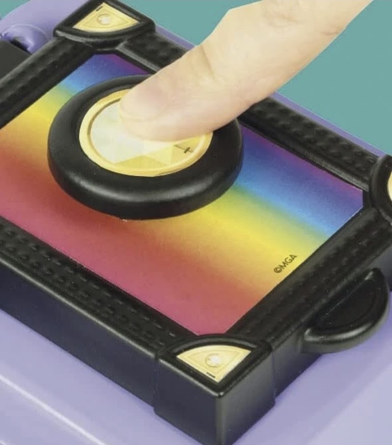 Rainbow High | Pin Machine